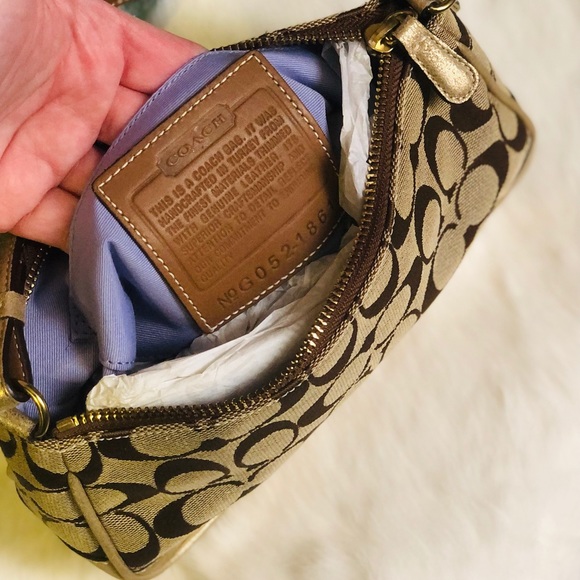 NWOT Y2K Coach Small shoulder bag Handbag/Wristlet Gold - Picture 3 of 15